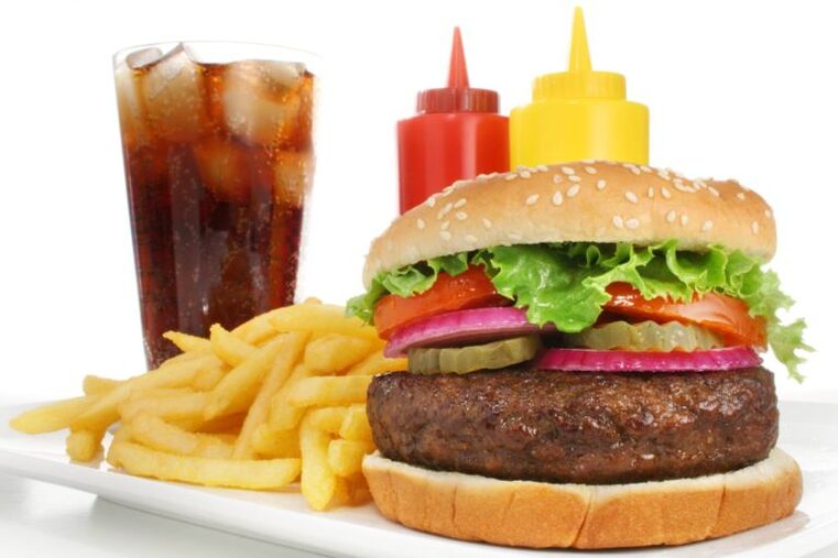 Fatty and fried foods should be avoided while losing weight.