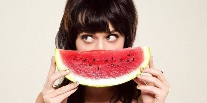 girl with watermelon diet watermelon